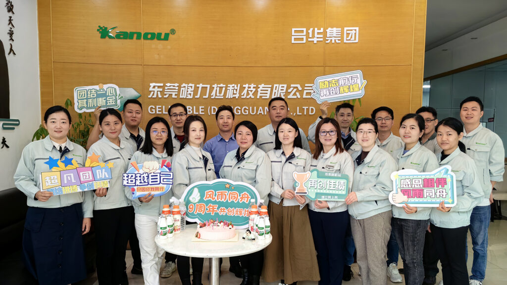 High-quality glass cover manufacturer Gelivable team working on advanced glass solutions